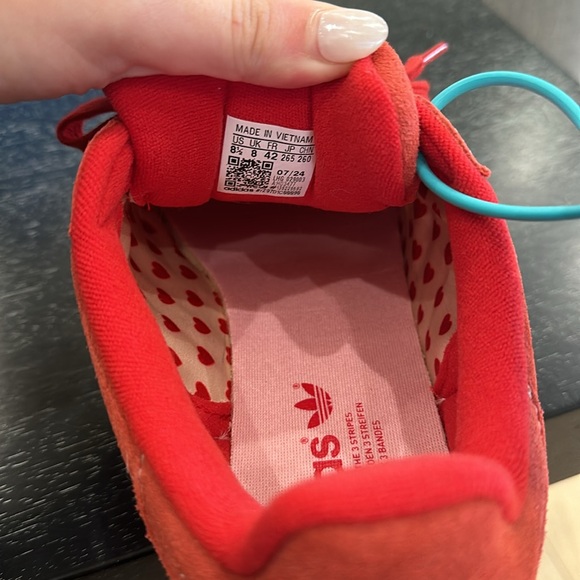 Red and Pink Unisex Adidas Campus. Perfect Condition NWT! Hard to Find.♥️🩷 - Picture 5 of 12